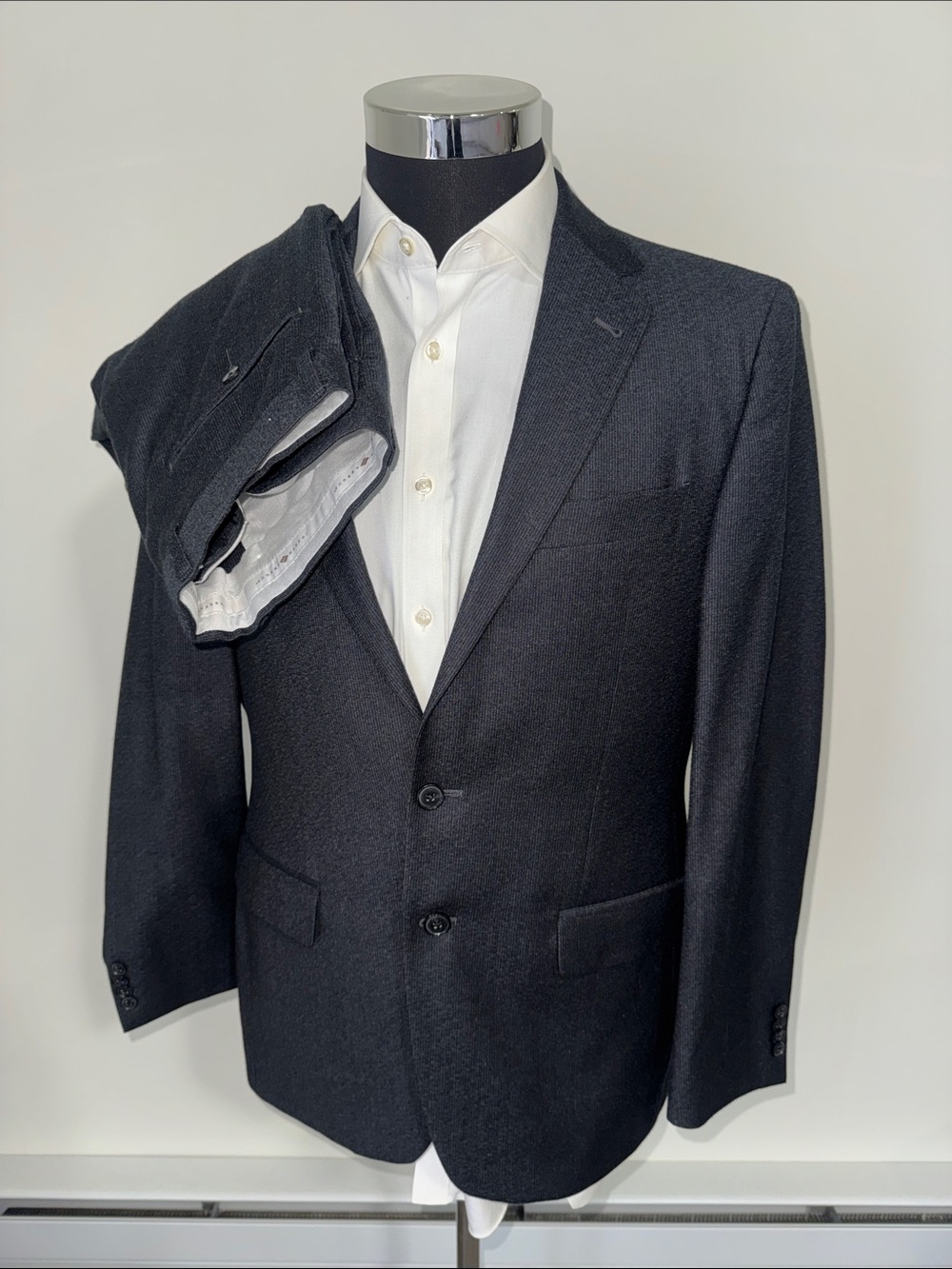Joseph Abboud mens 38R grey stripe Reda 100% wool 2-button suit w/ trousers EUC
